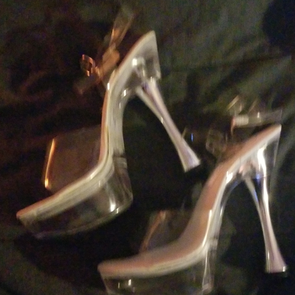Heels - Picture 2 of 5